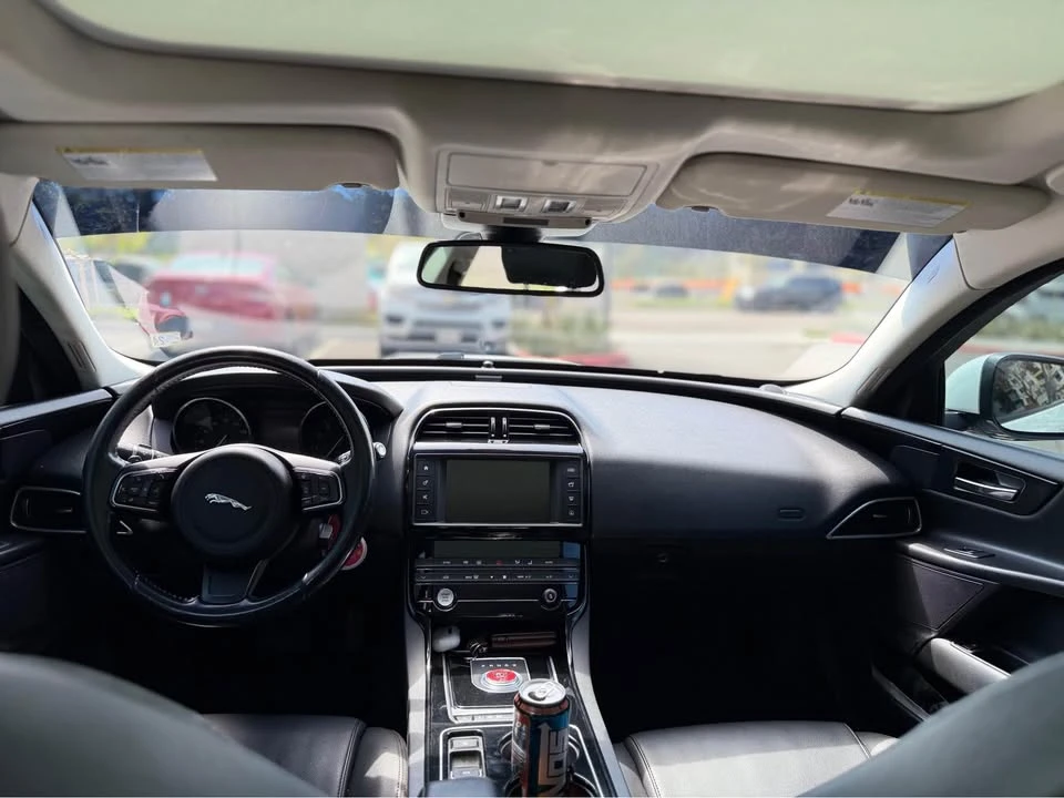 2017 Jaguar XE - Image 9 of 12