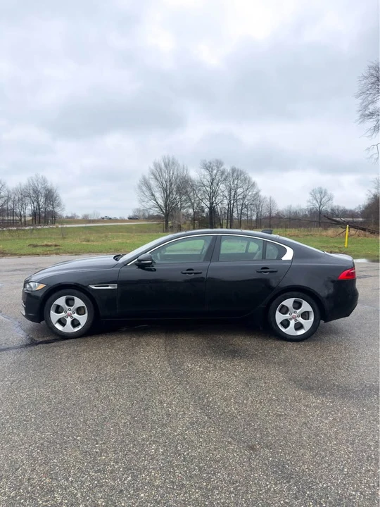 2017 Jaguar XE - Image 2 of 20