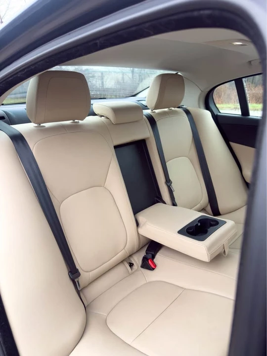 2017 Jaguar XE - Image 14 of 20