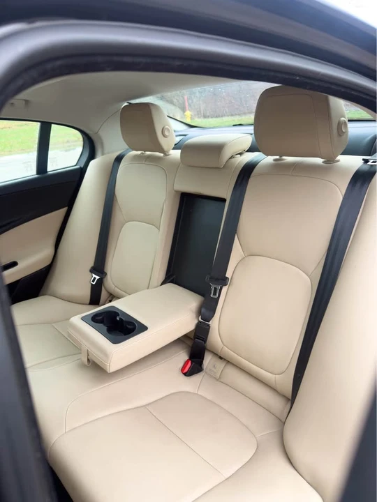 2017 Jaguar XE - Image 6 of 20