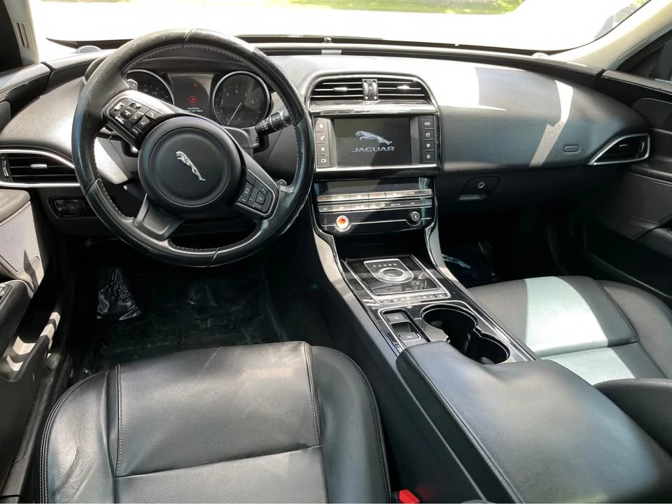 2017 Jaguar XE - Image 2 of 4