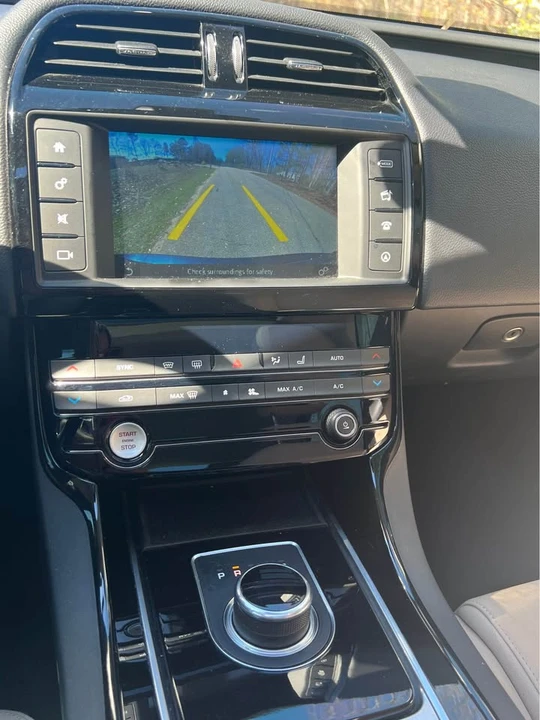 2017 Jaguar XE - Image 12 of 12