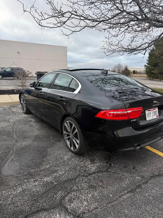 2017 Jaguar XE - Image 7 of 19