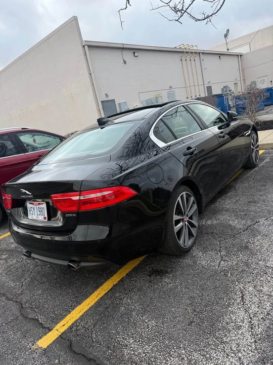 2017 Jaguar XE - Image 8 of 19