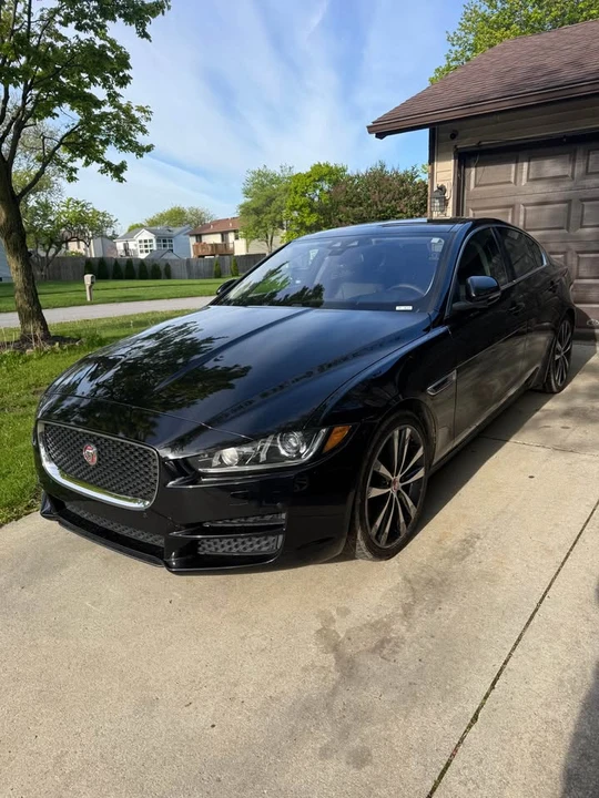 2017 Jaguar XE - Image 14 of 19