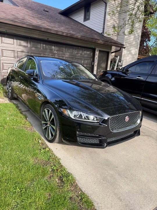 2017 Jaguar XE - Image 11 of 19