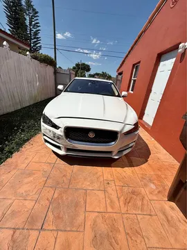 2017 Jaguar XE 25t Sedan