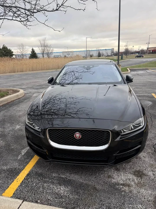 2017 Jaguar XE - Image 4 of 19