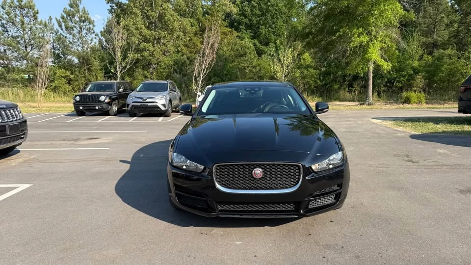 2017 Jaguar XE - Image 2 of 18