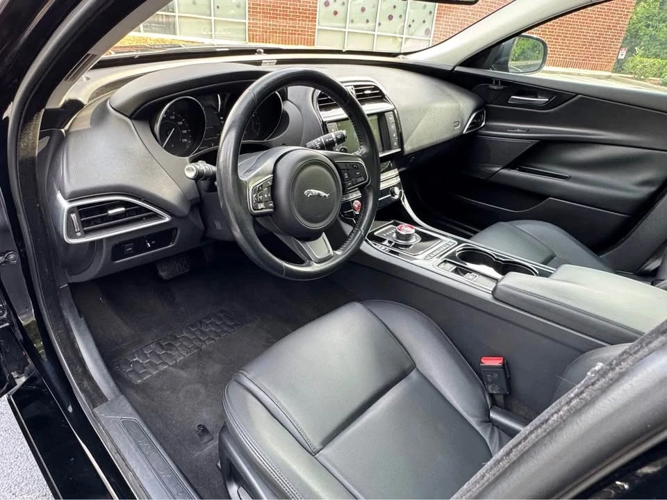 2017 Jaguar XE - Image 6 of 7