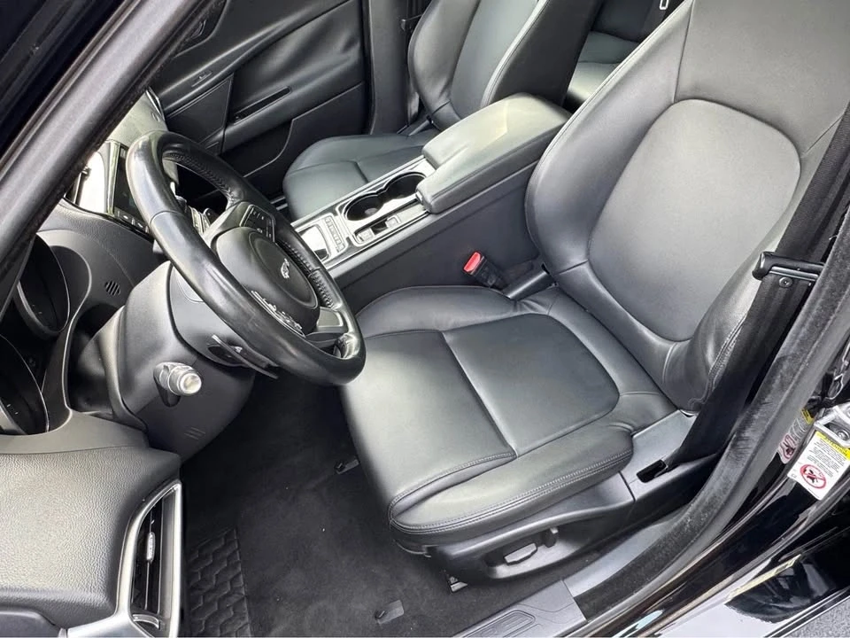 2017 Jaguar XE - Image 5 of 7