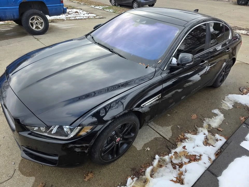 2017 Jaguar XE - Image 3 of 6