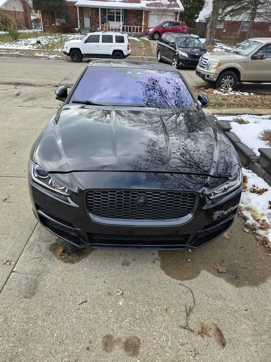 2017 Jaguar XE - Image 2 of 6