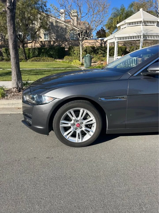 2017 Jaguar XE - Image 13 of 20
