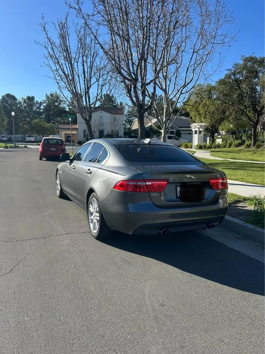 2017 Jaguar XE - Image 3 of 20