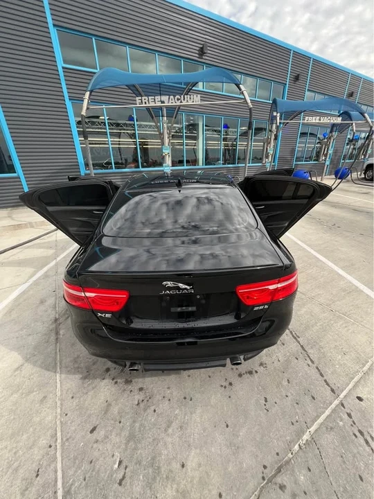 2017 Jaguar XE - Image 7 of 8