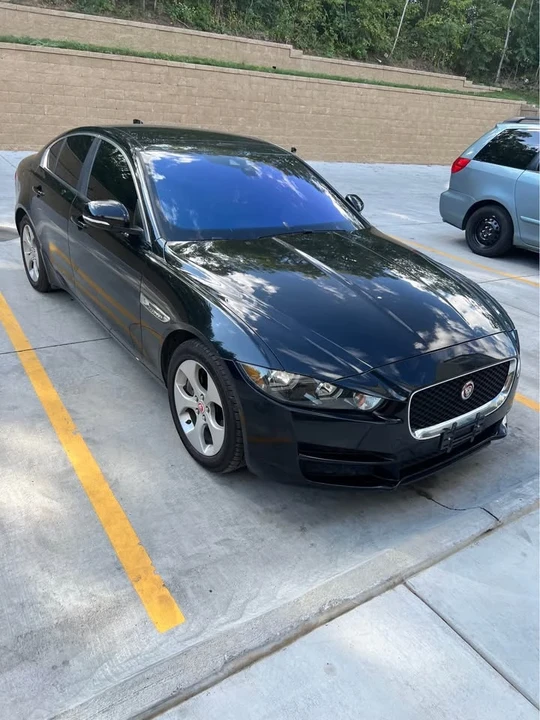 2017 Jaguar XE - Image 2 of 8