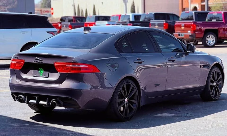 2017 Jaguar XE - Image 2 of 4