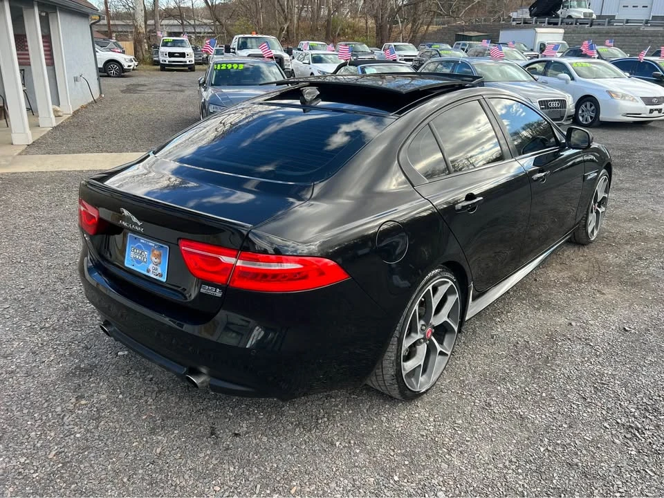 2017 Jaguar XE - Image 3 of 18