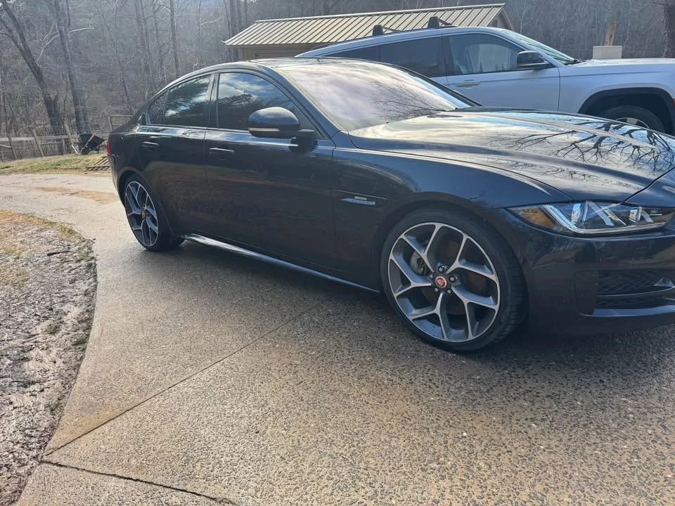 2017 Jaguar XE - Image 2 of 2