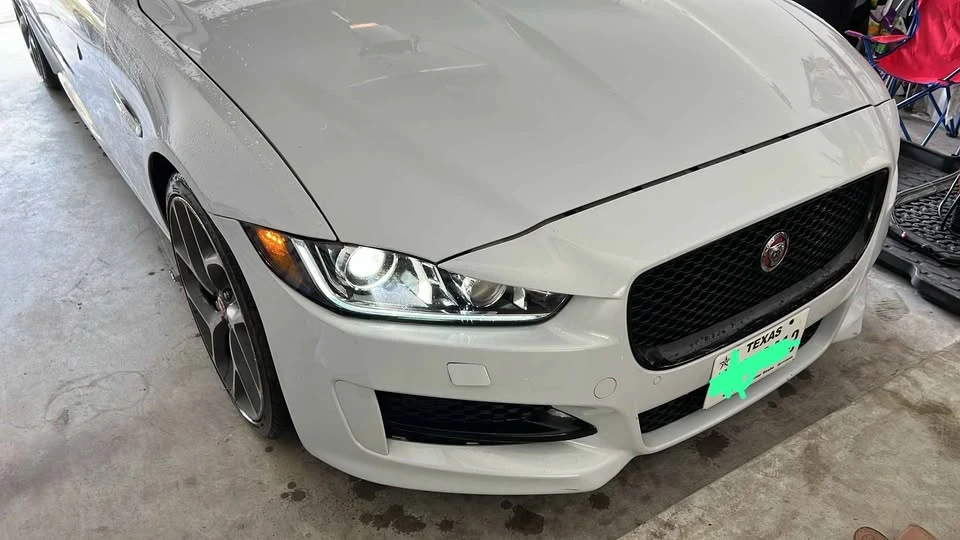 2017 Jaguar XE - Image 7 of 15