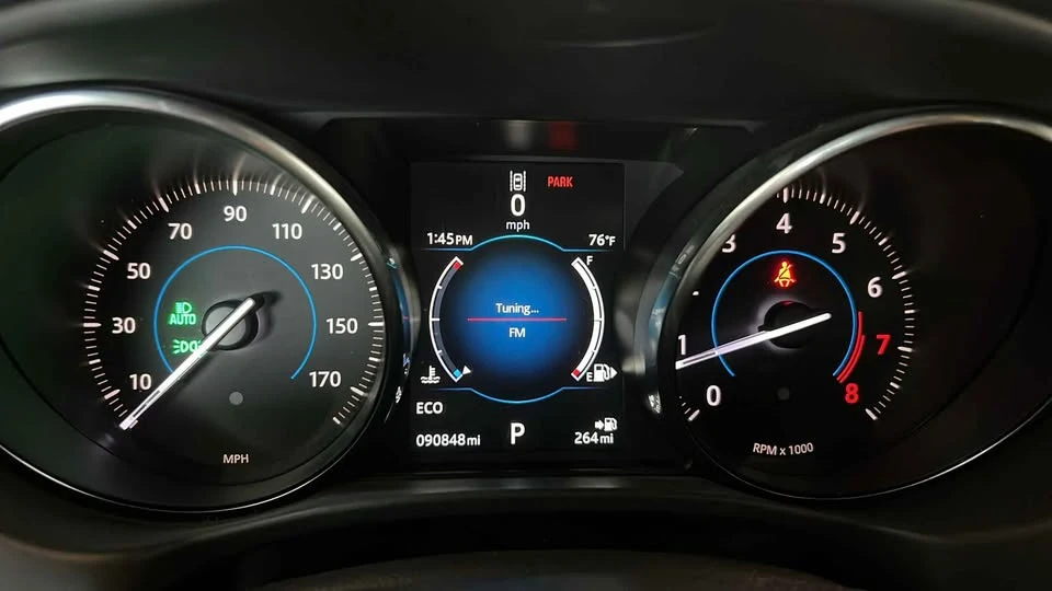 2017 Jaguar XE - Image 15 of 15
