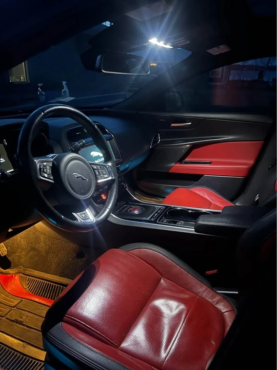 2017 Jaguar XE - Image 3 of 5