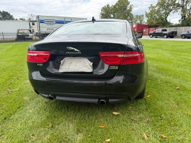 2017 Jaguar XE - Image 10 of 13