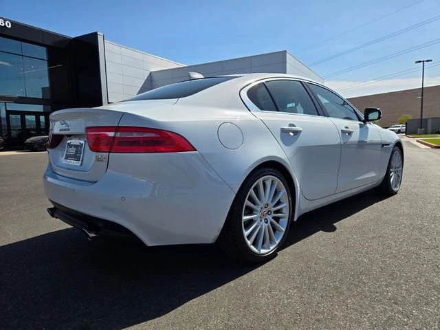 2017 Jaguar XE - Image 3 of 10