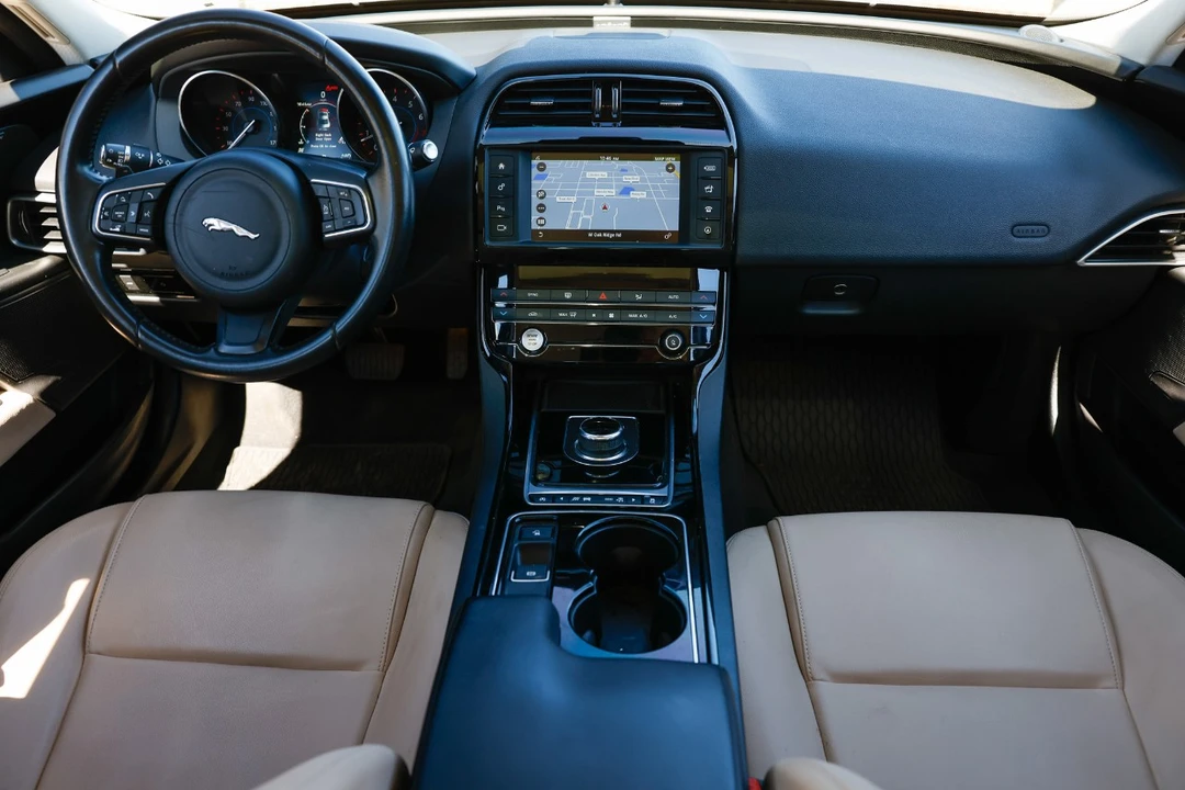 2017 Jaguar XE - Image 2 of 12