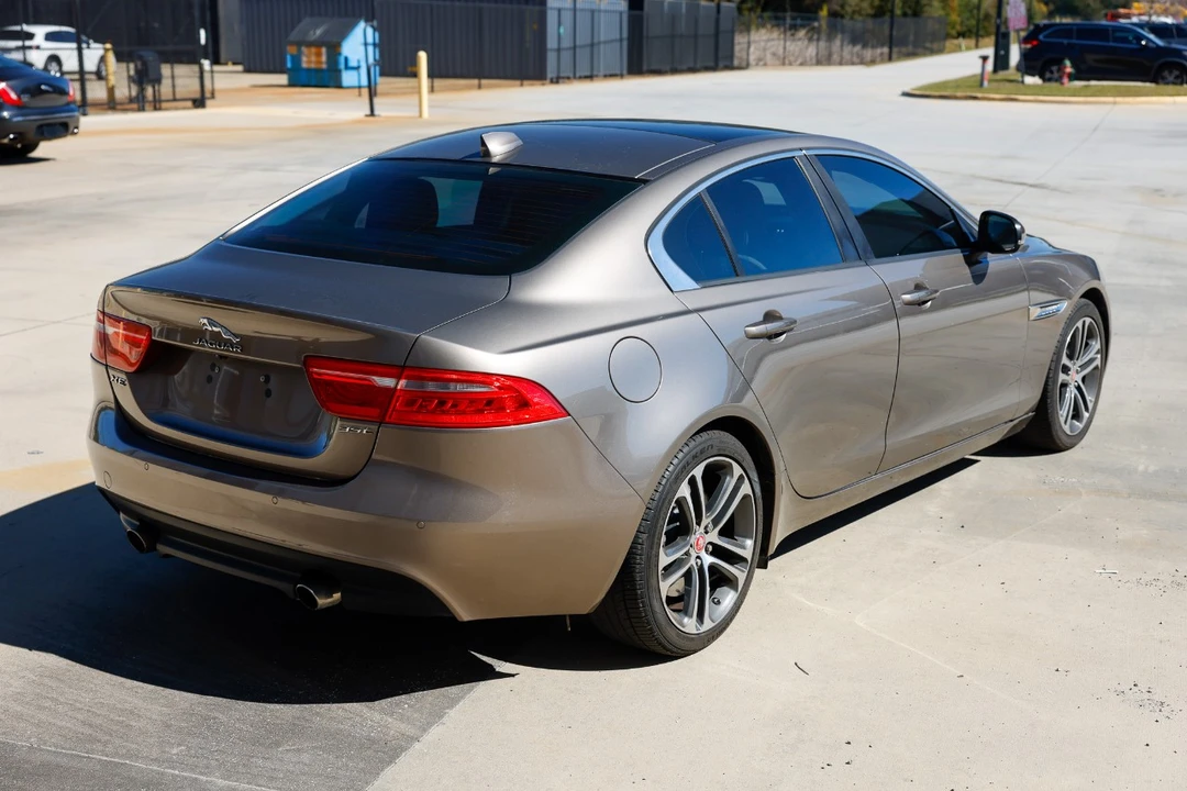 2017 Jaguar XE - Image 11 of 12