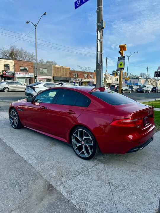 2017 Jaguar XE - Image 13 of 13