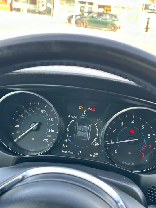 2017 Jaguar XE - Image 6 of 13