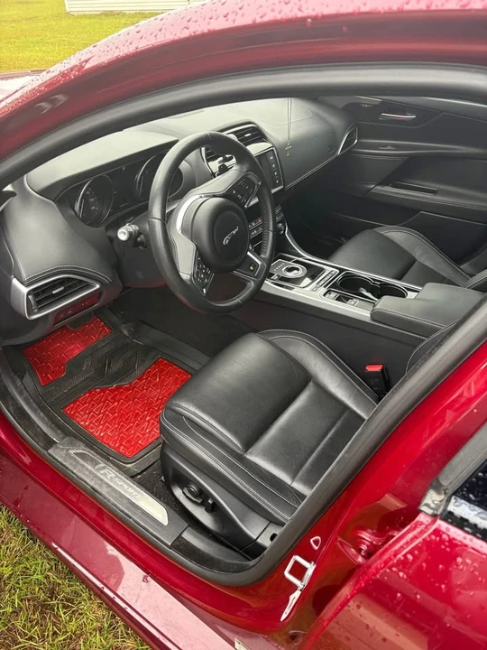 2017 Jaguar XE - Image 2 of 10
