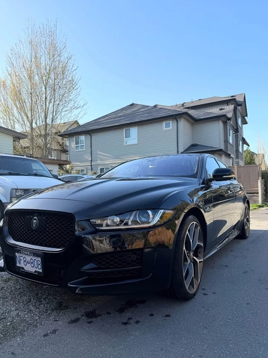 2017 Jaguar XE - Image 2 of 10