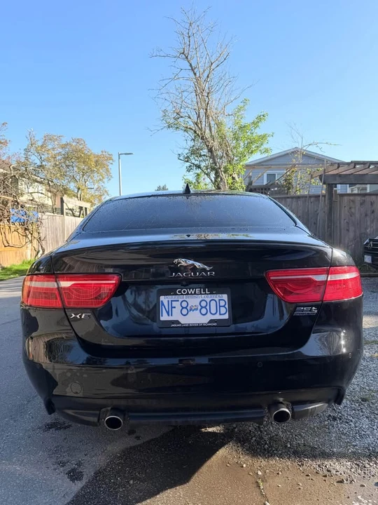 2017 Jaguar XE - Image 3 of 10