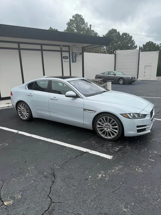 2017 Jaguar XE - Image 3 of 11