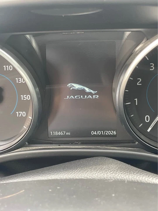 2017 Jaguar XE - Image 8 of 9