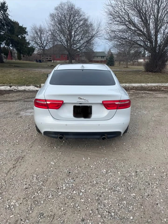 2017 Jaguar XE - Image 9 of 9