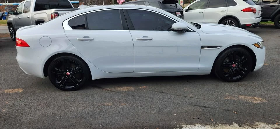 2017 Jaguar XE - Image 8 of 20