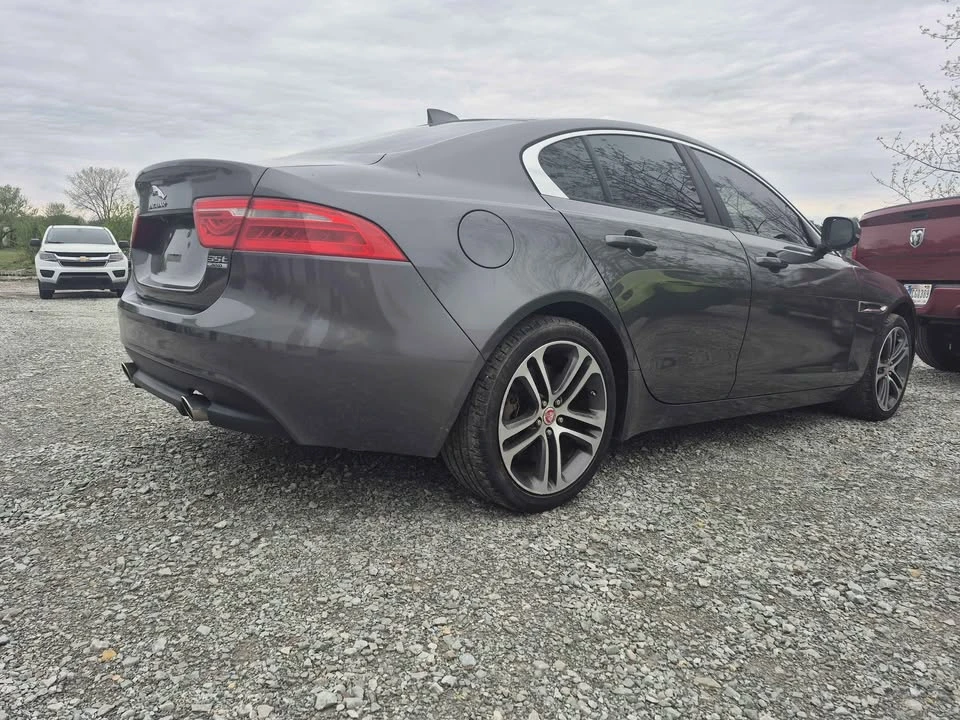 2017 Jaguar XE - Image 3 of 8
