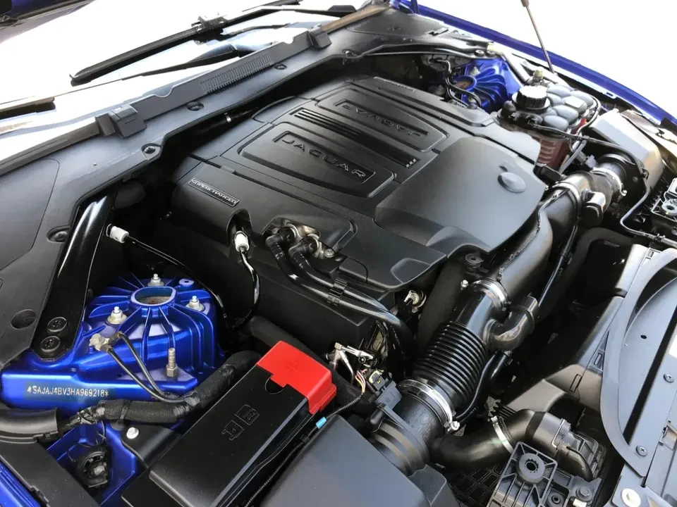 2017 Jaguar XE - Image 18 of 20