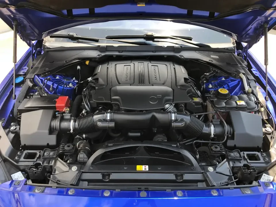 2017 Jaguar XE - Image 17 of 20