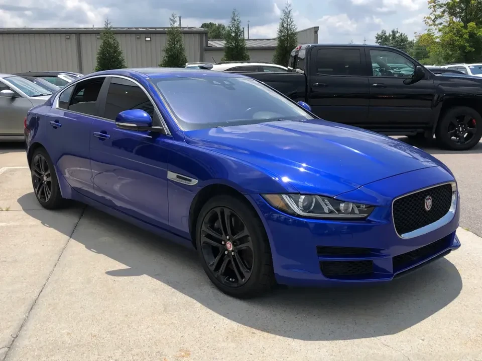 2017 Jaguar XE - Image 5 of 20