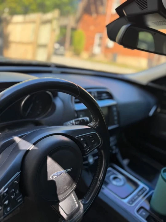 2017 Jaguar XE - Image 7 of 7
