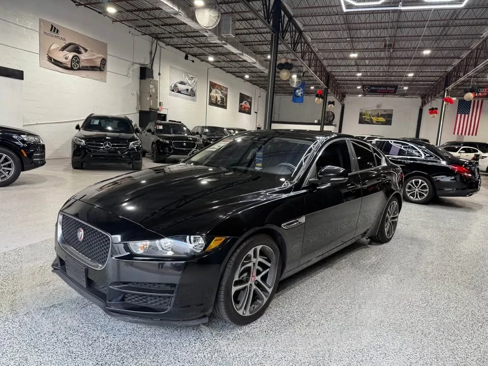 2017 Jaguar XE - Image 5 of 18