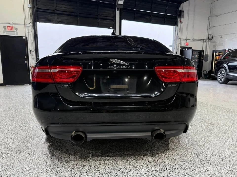 2017 Jaguar XE - Image 9 of 18