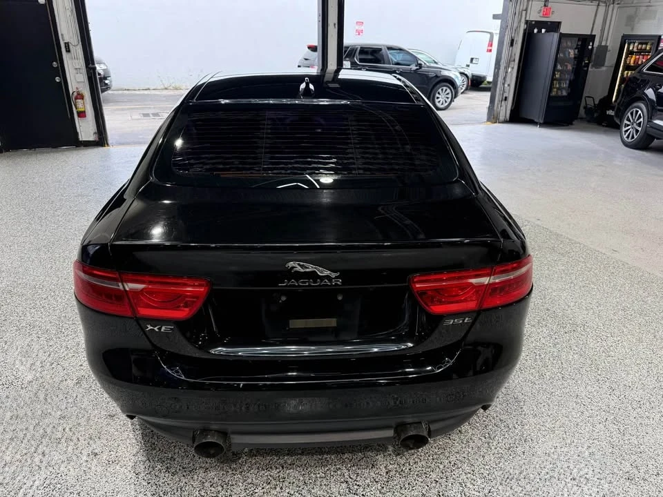 2017 Jaguar XE - Image 8 of 18
