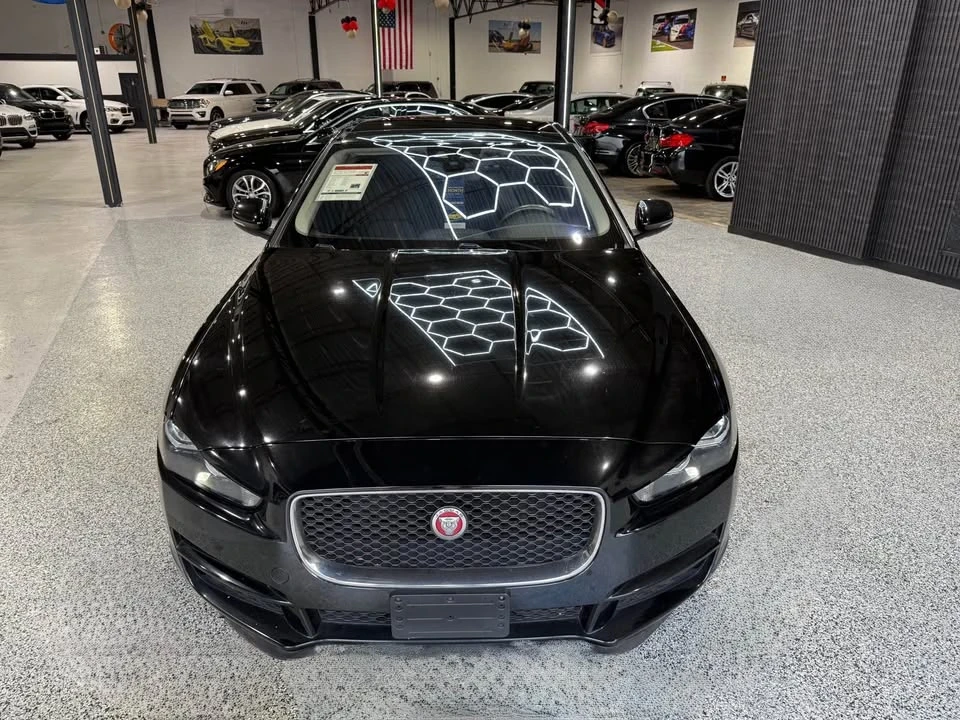 2017 Jaguar XE - Image 2 of 18