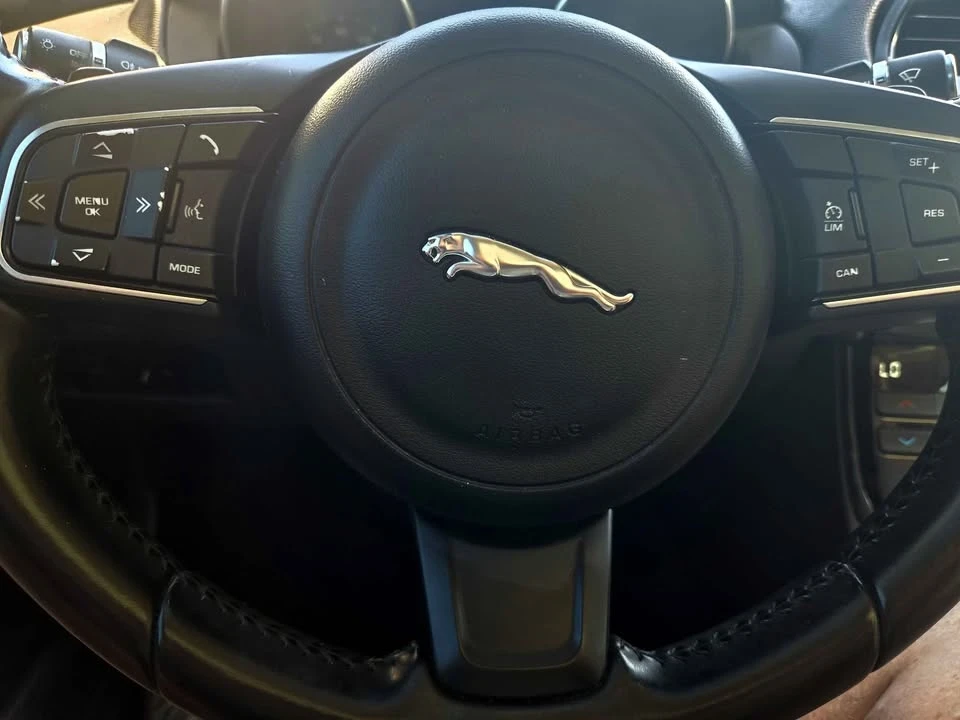 2017 Jaguar XE - Image 16 of 18